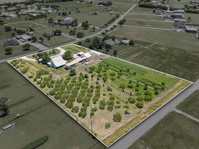 266 Old Chisholm Trail, Rhome, TX 76078