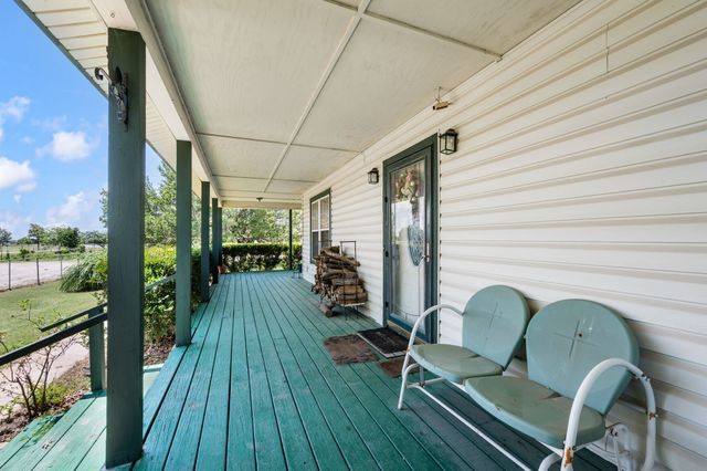 266 Old Chisholm Trail, Rhome, TX 76078