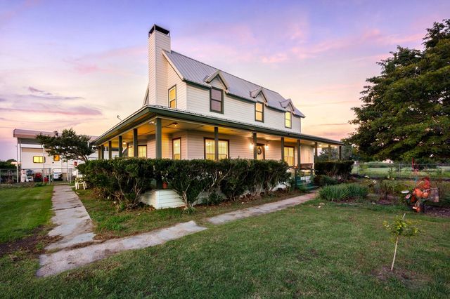 266 Old Chisholm Trail, Rhome, TX 76078