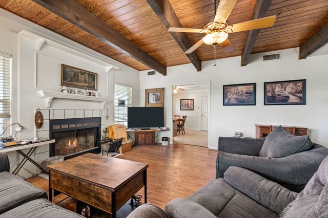 266 Old Chisholm Trail, Rhome, TX 76078