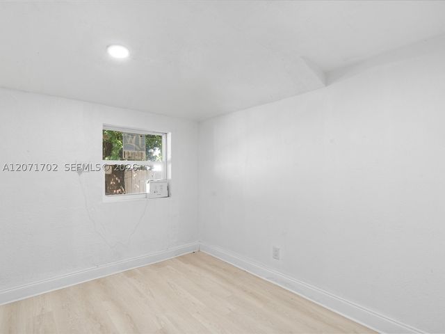 1829 NW 62nd Ter, Miami, FL 33147