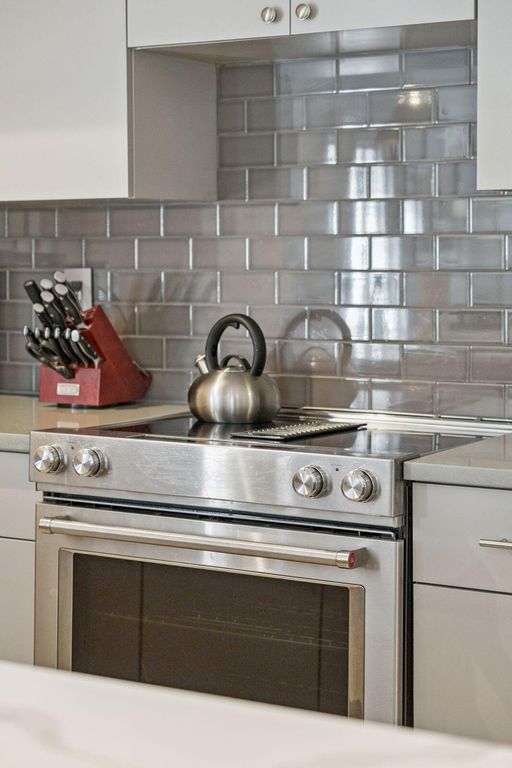 Image 10 of property listing at 241 E Bay Street, Charleston, SC 29401