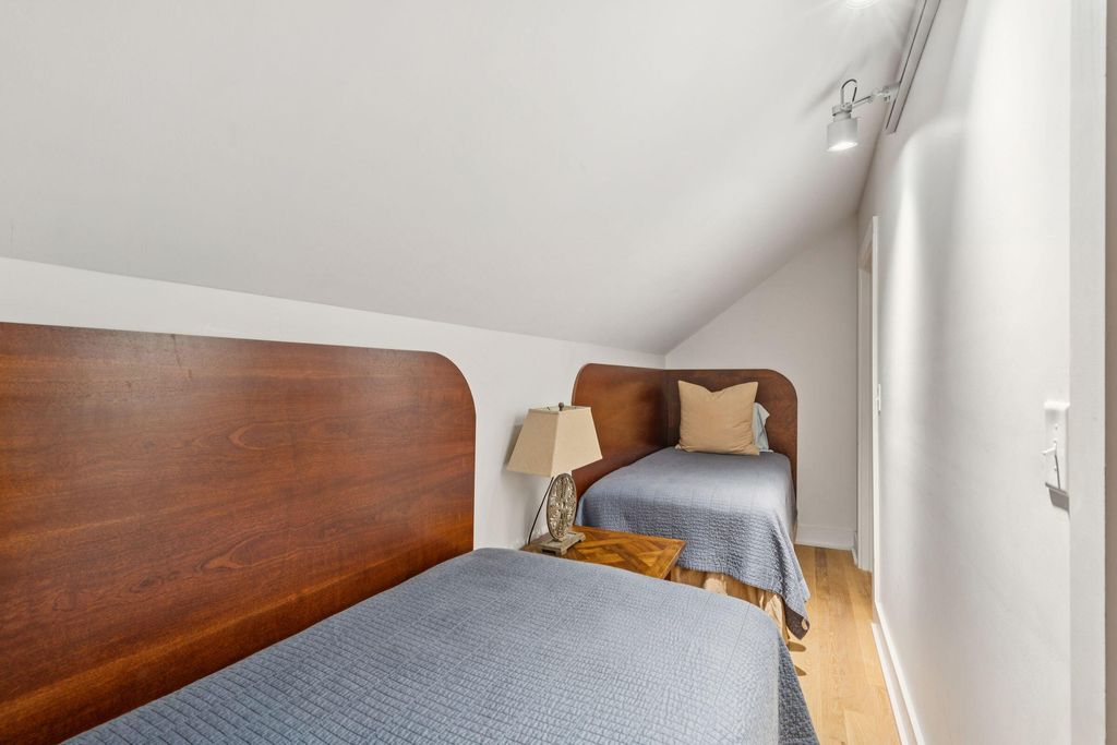 Image 101 of property listing at 241 E Bay Street, Charleston, SC 29401