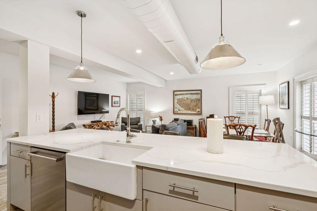 Image 11 of property listing at 241 E Bay Street, Charleston, SC 29401