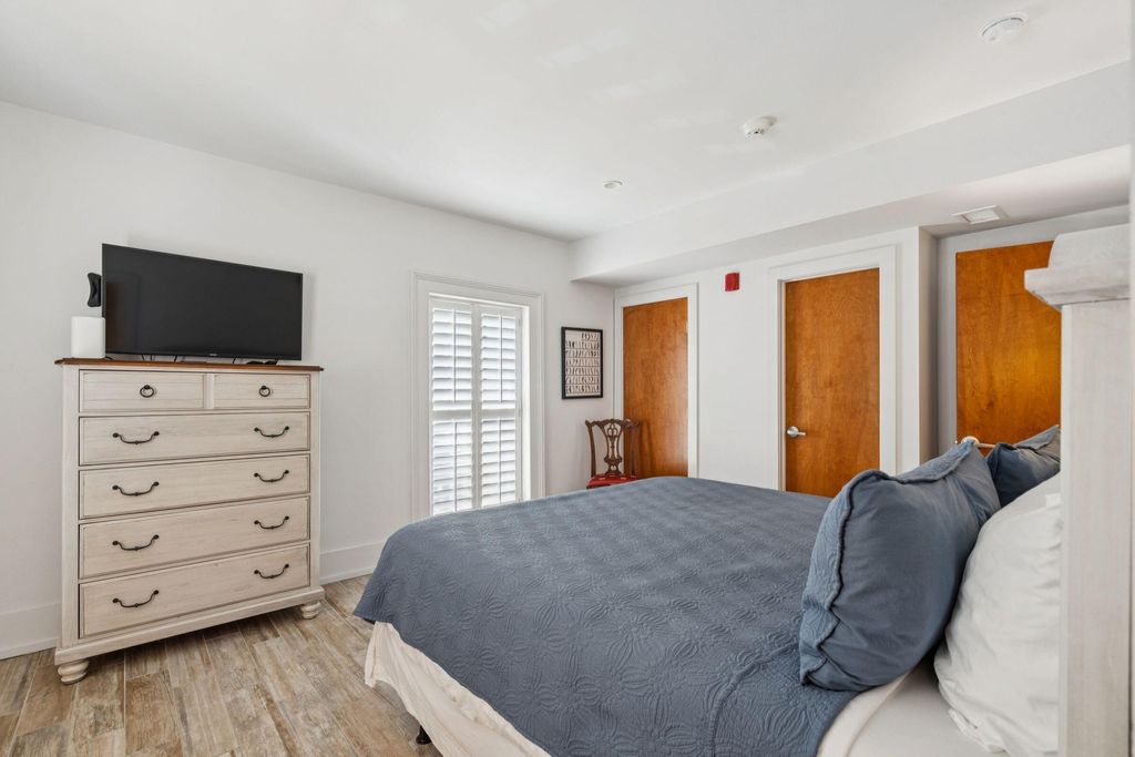 Image 22 of property listing at 241 E Bay Street, Charleston, SC 29401