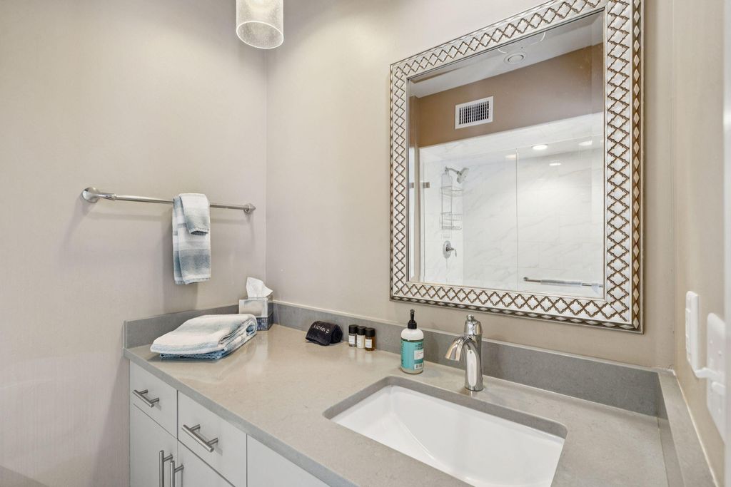 Image 23 of property listing at 241 E Bay Street, Charleston, SC 29401