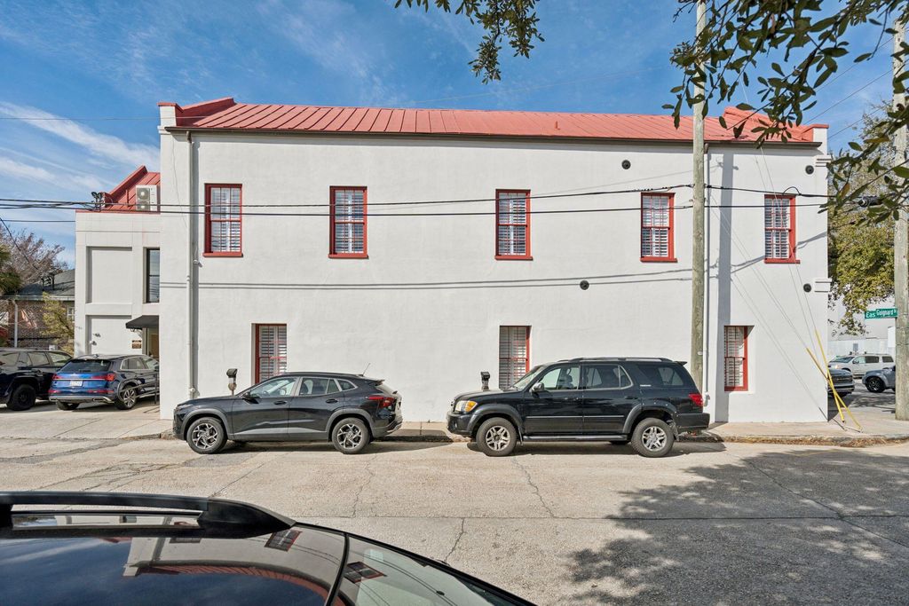 Image 3 of property listing at 241 E Bay Street, Charleston, SC 29401