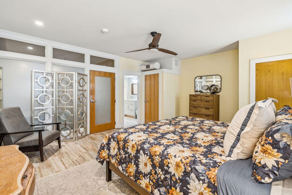 Image 38 of property listing at 241 E Bay Street, Charleston, SC 29401