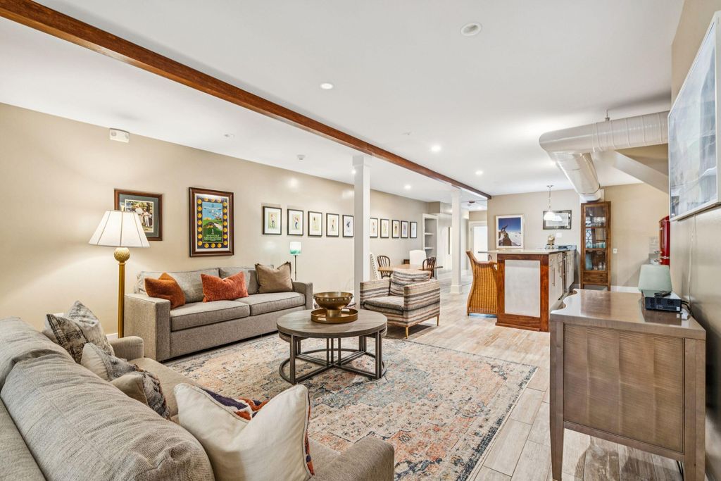 Image 46 of property listing at 241 E Bay Street, Charleston, SC 29401