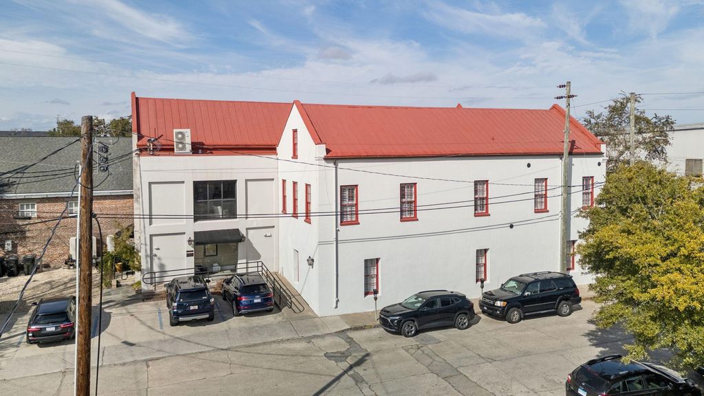 Image 5 of property listing at 241 E Bay Street, Charleston, SC 29401