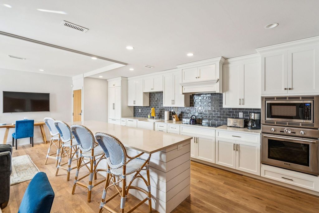 Image 54 of property listing at 241 E Bay Street, Charleston, SC 29401