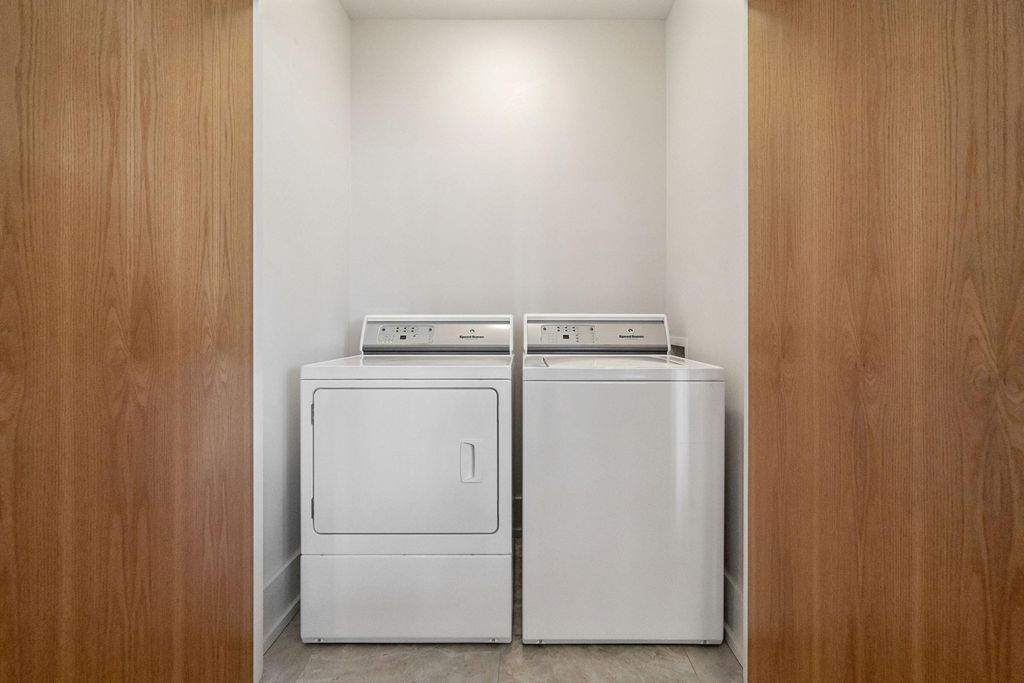 Image 70 of property listing at 241 E Bay Street, Charleston, SC 29401