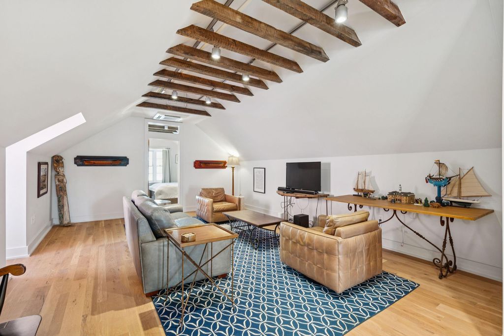 Image 94 of property listing at 241 E Bay Street, Charleston, SC 29401