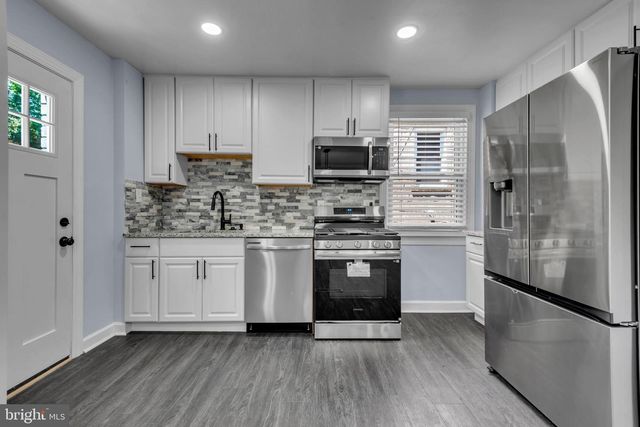 4621 HILLSIDE RD SE, Washington, DC 20019