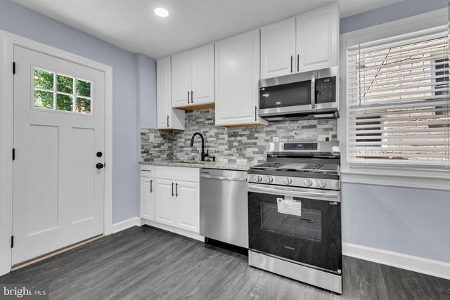 4621 HILLSIDE RD SE, Washington, DC 20019