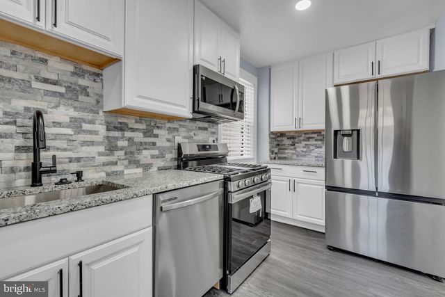 4621 HILLSIDE RD SE, Washington, DC 20019
