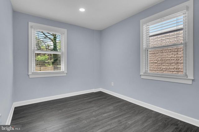 4621 HILLSIDE RD SE, Washington, DC 20019