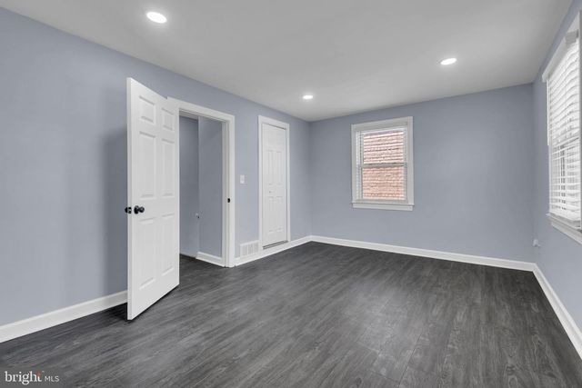 4621 HILLSIDE RD SE, Washington, DC 20019