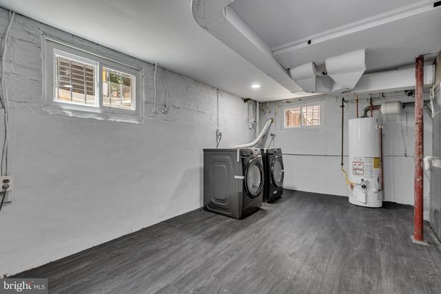 4621 HILLSIDE RD SE, Washington, DC 20019