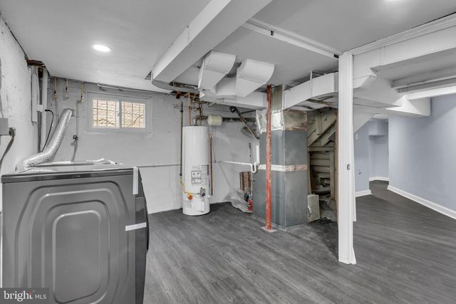 4621 HILLSIDE RD SE, Washington, DC 20019