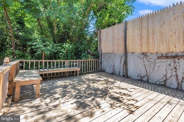 4621 HILLSIDE RD SE, Washington, DC 20019