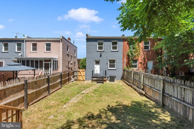 4621 HILLSIDE RD SE, Washington, DC 20019
