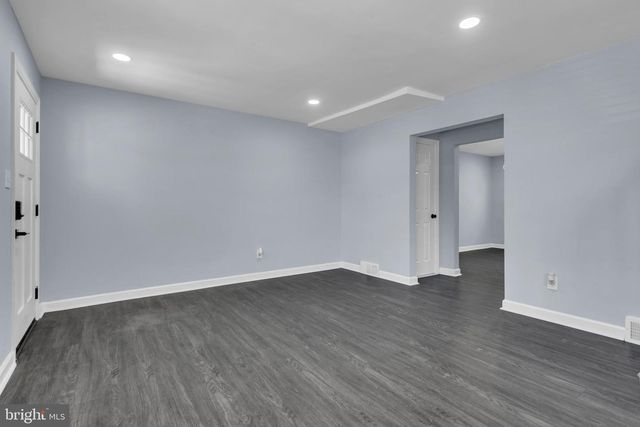 4621 HILLSIDE RD SE, Washington, DC 20019