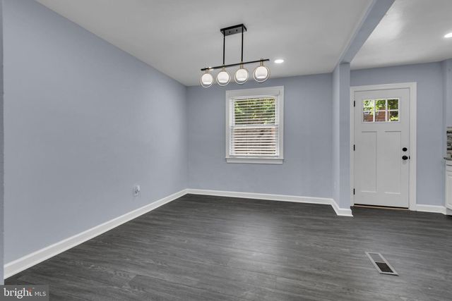 4621 HILLSIDE RD SE, Washington, DC 20019