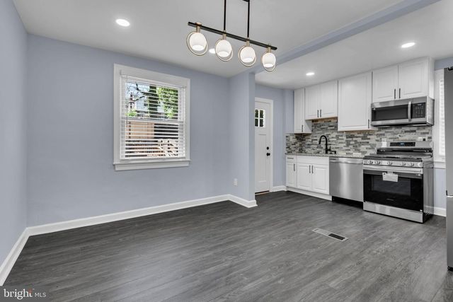 4621 HILLSIDE RD SE, Washington, DC 20019
