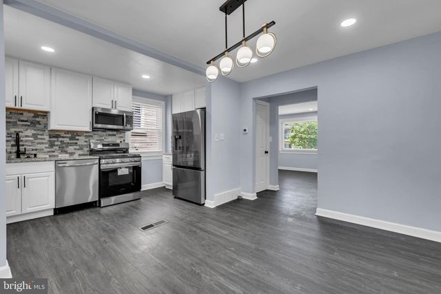4621 HILLSIDE RD SE, Washington, DC 20019