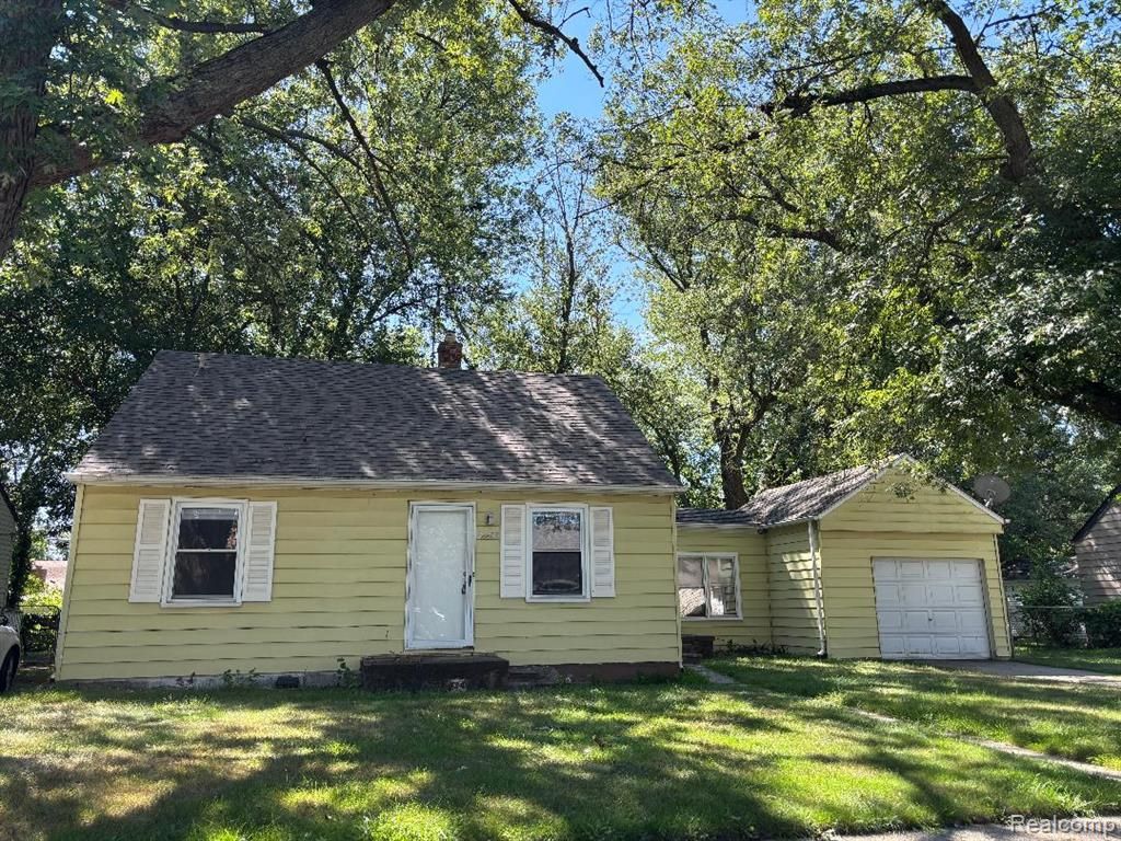 24409 Stanford Stanford, Dearborn Heights, MI 48125