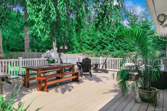 353 S Country Road, Brookhaven, NY 11719