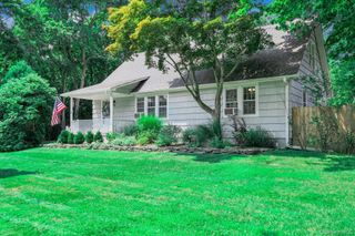 353 S Country Road, Brookhaven, NY 11719