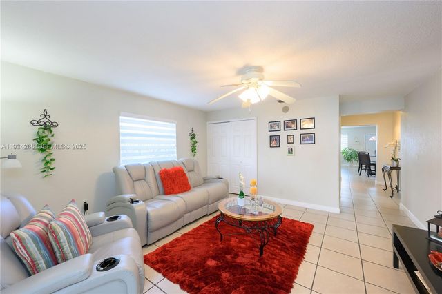 30 SW 57th Ct, Miami, FL 33144