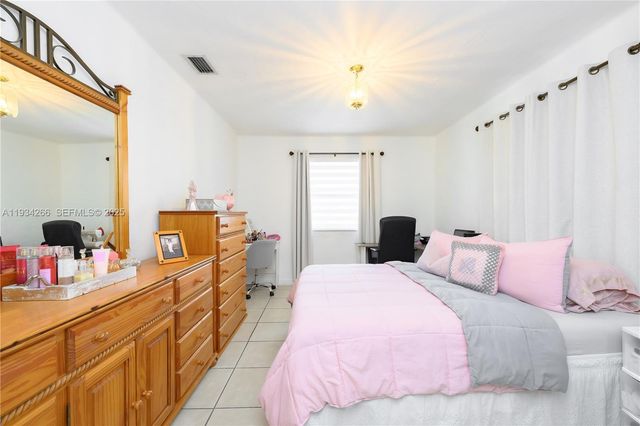 30 SW 57th Ct, Miami, FL 33144