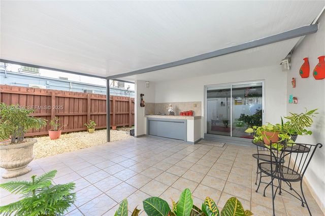 30 SW 57th Ct, Miami, FL 33144