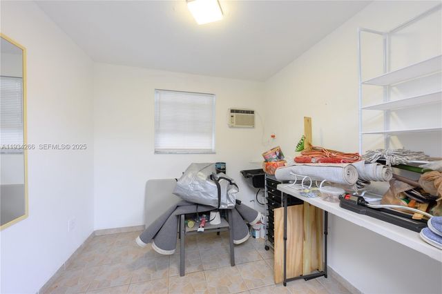 30 SW 57th Ct, Miami, FL 33144