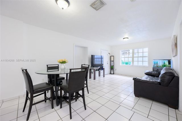 30 SW 57th Ct, Miami, FL 33144