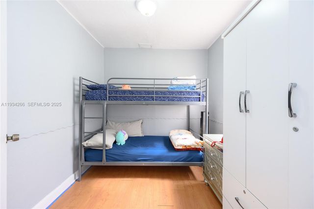 30 SW 57th Ct, Miami, FL 33144