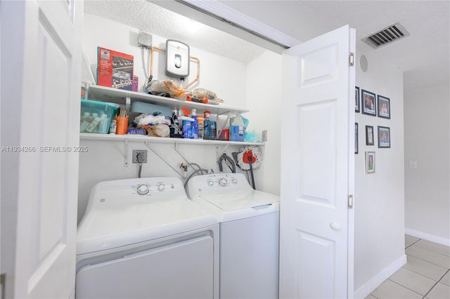 30 SW 57th Ct, Miami, FL 33144