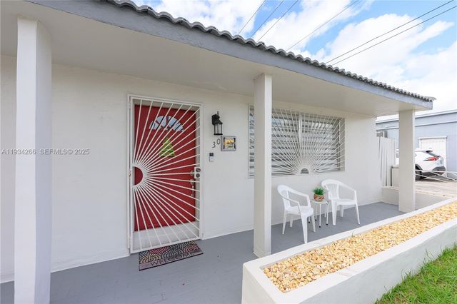 30 SW 57th Ct, Miami, FL 33144