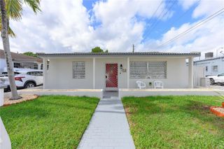 30 SW 57th Ct, Miami, FL 33144