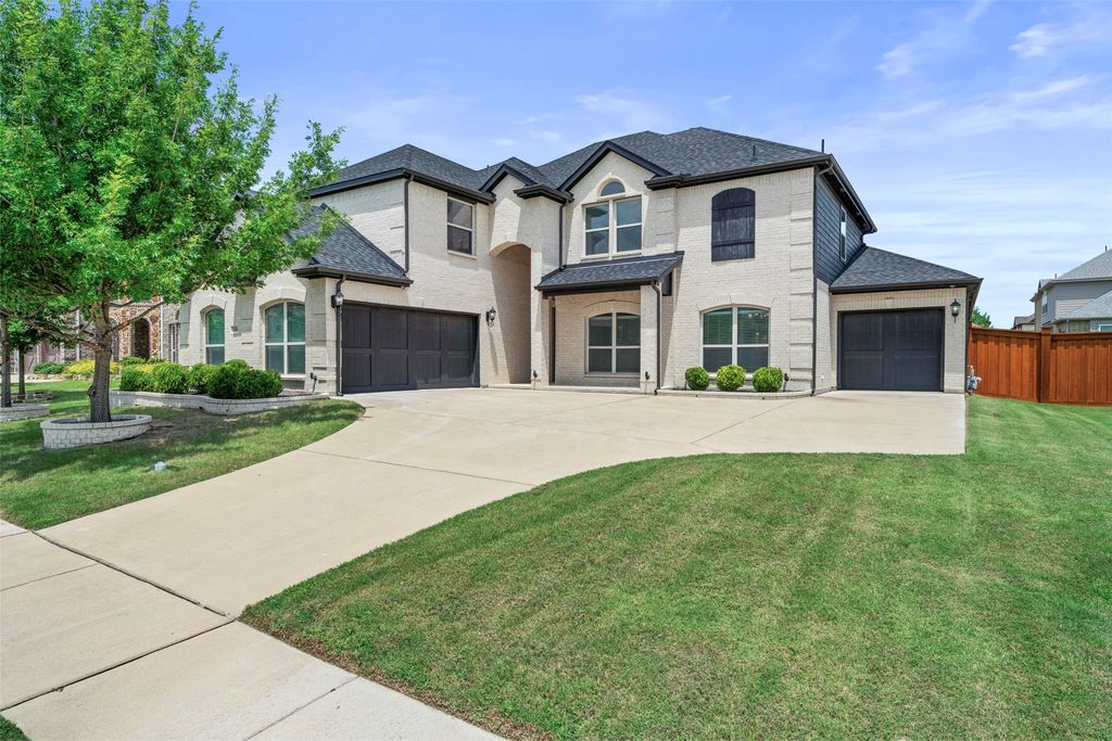 2696 Bonita Drive, Grand Prairie, TX 75054