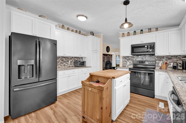 230 Hickory Nut Drive, Statesville, NC 28677