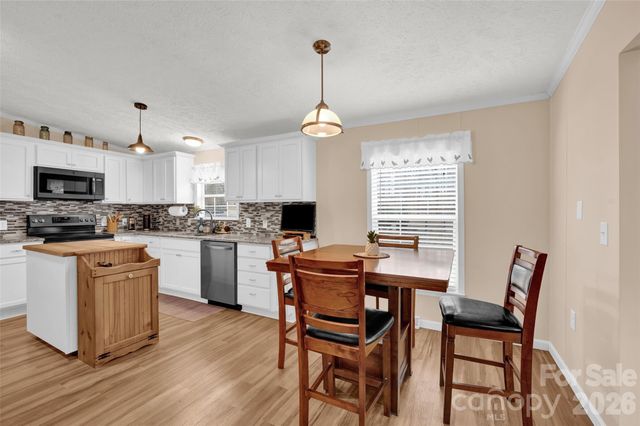 230 Hickory Nut Drive, Statesville, NC 28677