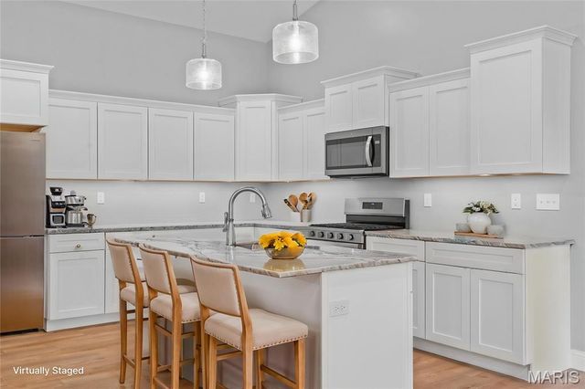 2761 Bristol Way, Glen Carbon, IL 62034