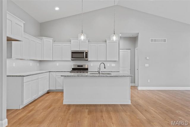 2761 Bristol Way, Glen Carbon, IL 62034