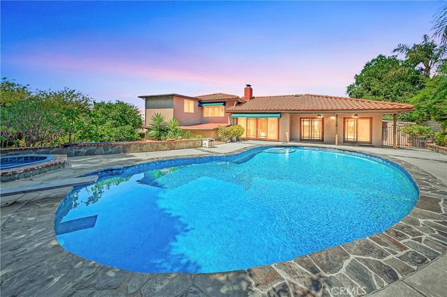 22548 Waterbury, Woodland Hills, CA 91364