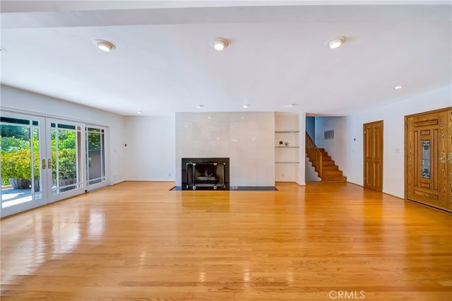 22548 Waterbury, Woodland Hills, CA 91364