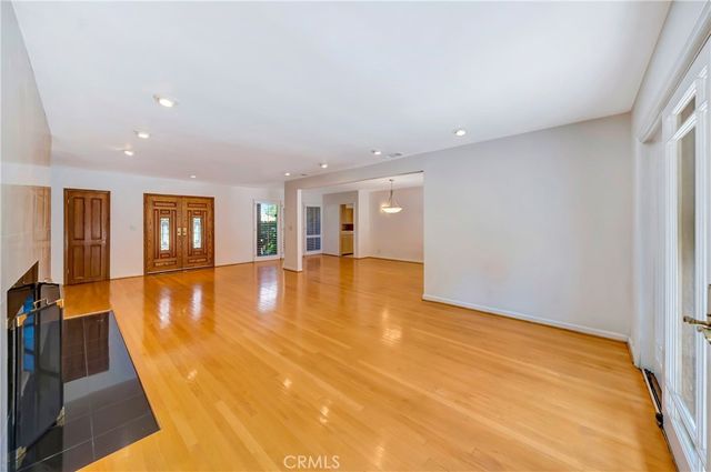 22548 Waterbury, Woodland Hills, CA 91364